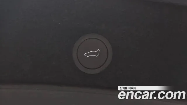 Tesla Model Y — Фото автомобиля 25