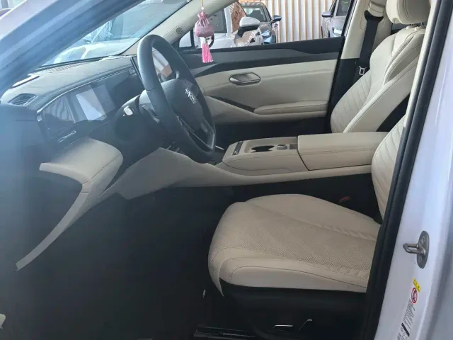 BYD Qin L — Фото автомобиля 7