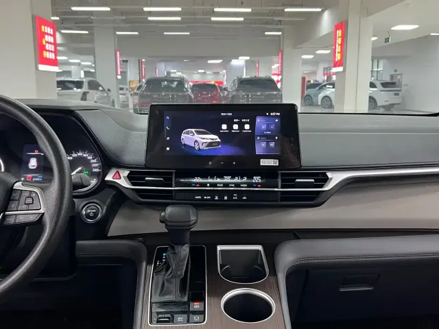 Toyota Granvia — Фото автомобиля 6