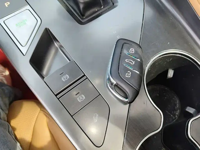 Roewe RX5 — Фото автомобиля 8