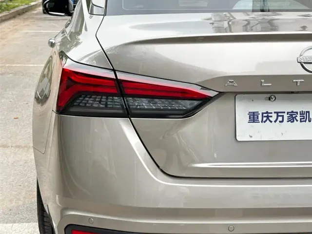 Nissan Teana — Фото автомобиля 15