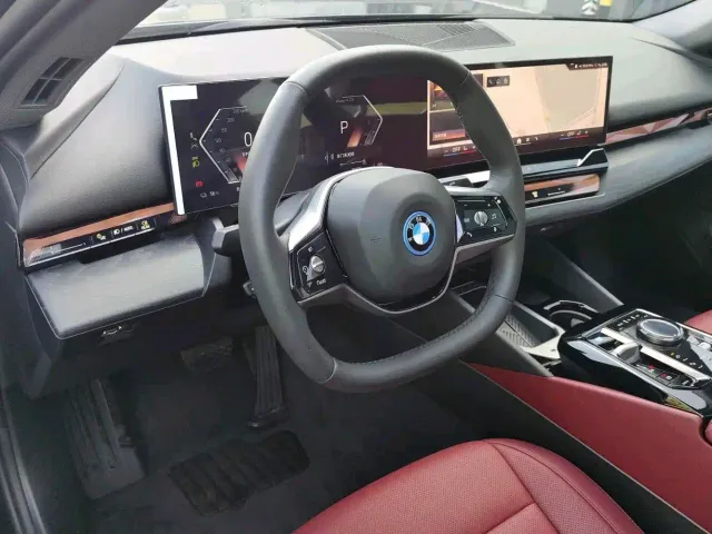 BMW i5 — Фото автомобиля 8