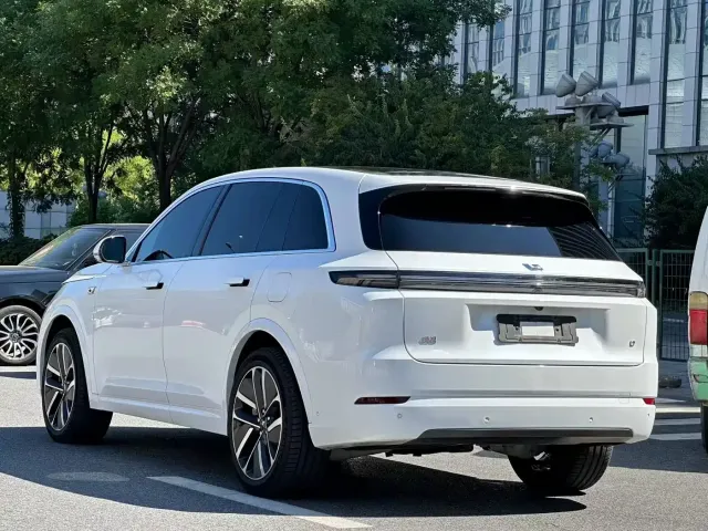 Li Auto L7 — Фото автомобиля 3