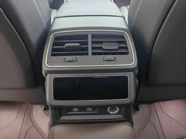 Audi A7L — Фото автомобиля 12