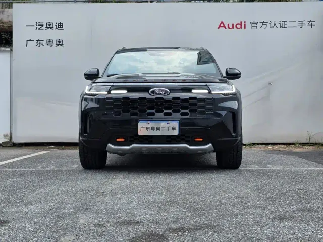 Ford Explorer — Фото автомобиля 2