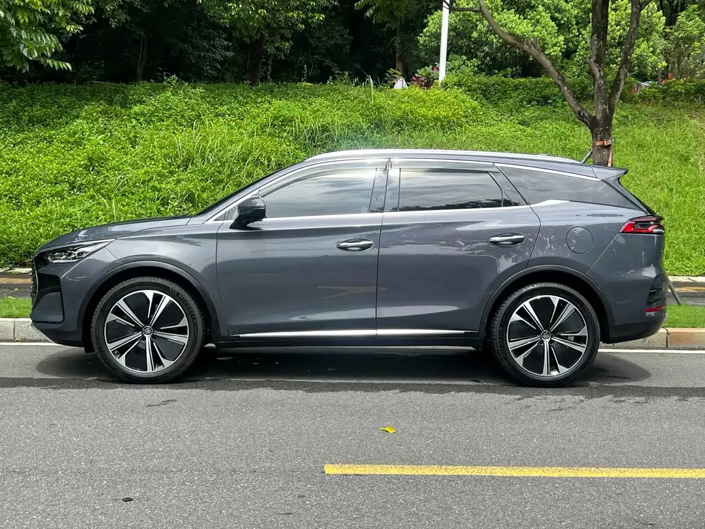 BYD Tang New Energy 2022 DM-p 215KM AWD Flagship — Фото автомобиля 3