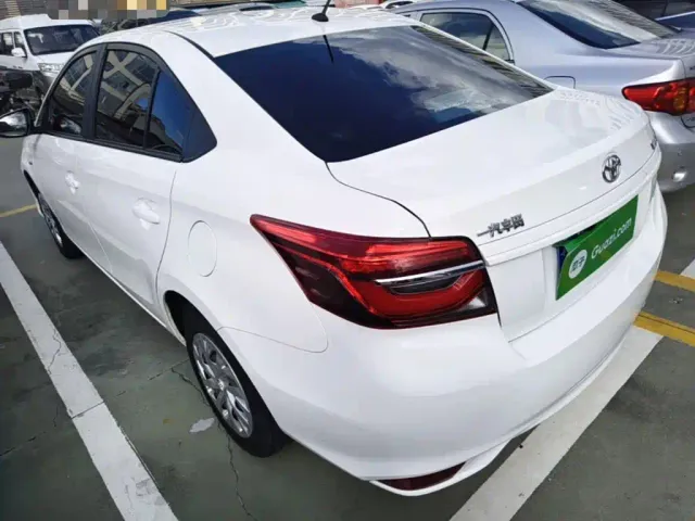 Toyota Vios — Фото автомобиля 4