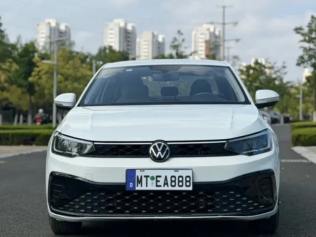 Volkswagen Lavida — Фото автомобиля 2