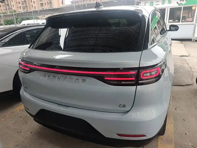 Leapmotor C11 — Фото автомобиля 5