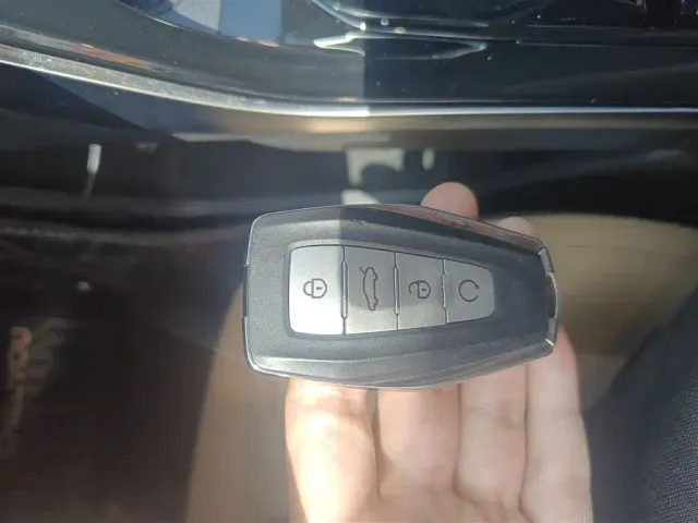 Geely Boyue L — Фото автомобиля 16
