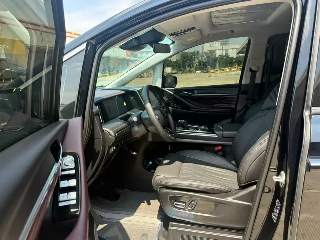 GAC Trumpchi M8 — Фото автомобиля 3