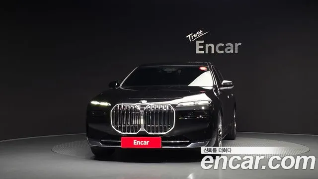 BMW 7 Series G70 — Фото автомобиля 3