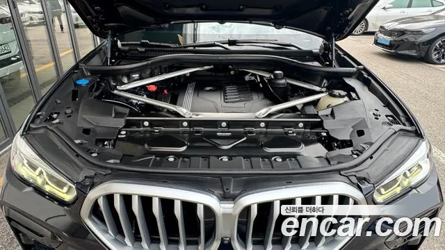 BMW X6 xDrive40i M Sport — Фото автомобиля 6