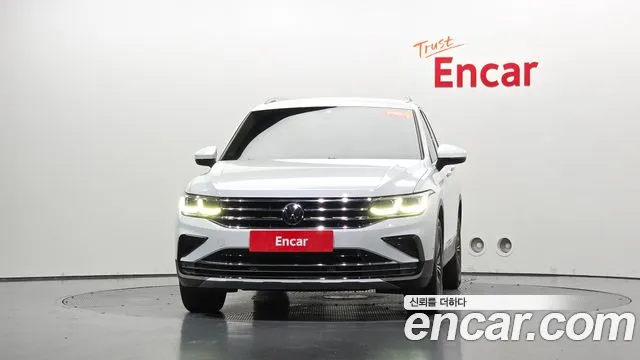 Volkswagen Tiguan — Фото автомобиля 3