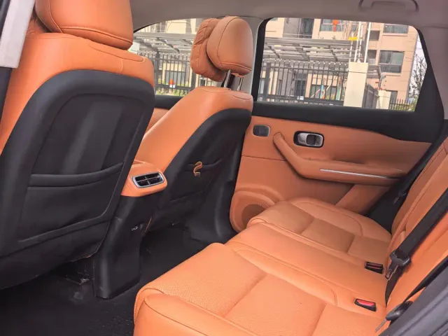Leapmotor C10 — Фото автомобиля 5