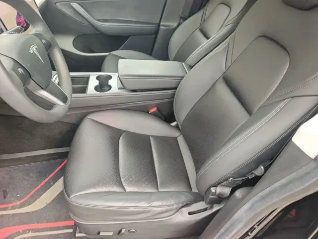 Tesla Model Y — Фото автомобиля 7