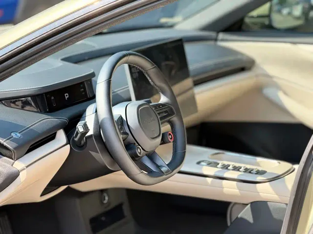 Xiaomi SU7 — Фото автомобиля 6