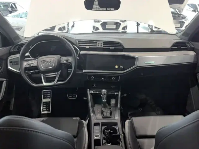 Audi Q3 — Фото автомобиля 9