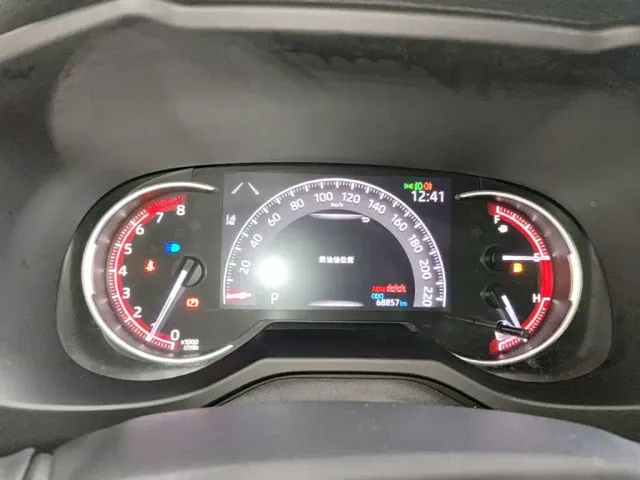 Toyota RAV4 — Фото автомобиля 11