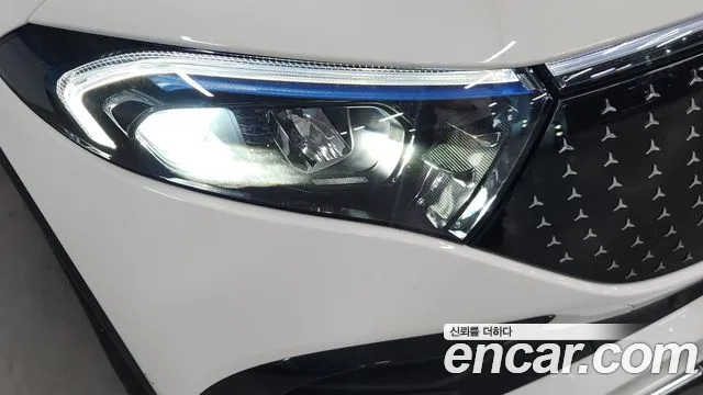 Mercedes-Benz EQB — Фото автомобиля 18