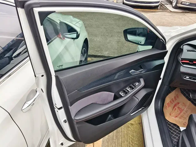 Geely Binrui — Фото автомобиля 12