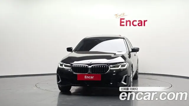 BMW 5-Series 5 серия (G30) 530i xDrive Luxury — Фото автомобиля 3