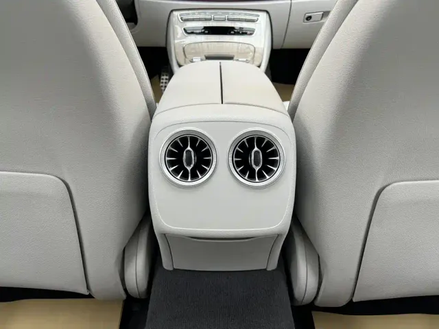 Mercedes-Benz CLS-Class — Фото автомобиля 10