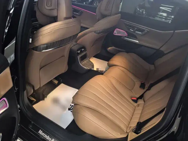 Mercedes-Benz E-Class — Фото автомобиля 11