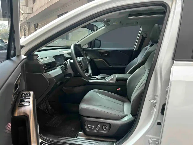Toyota RAV4 — Фото автомобиля 13