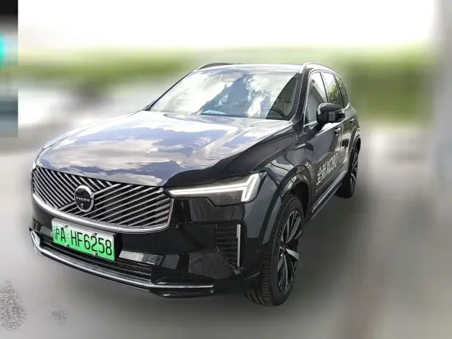 Volvo XC90 — Фото автомобиля 2