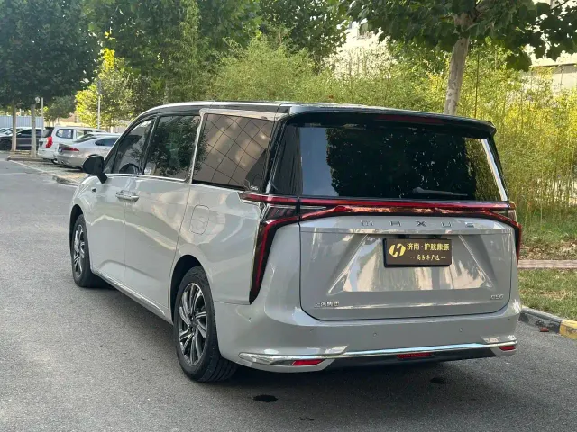 Maxus G90 — Фото автомобиля 6
