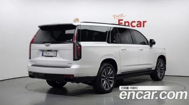 Cadillac Escalade — Фото автомобиля 2