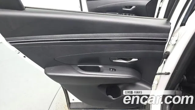 Hyundai Tucson Tucson (NX4) Бензин 1.6 турбо 2WD — Фото автомобиля 24