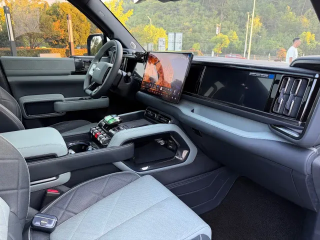 BYD FangChengBao Leopard 5 — Фото автомобиля 10