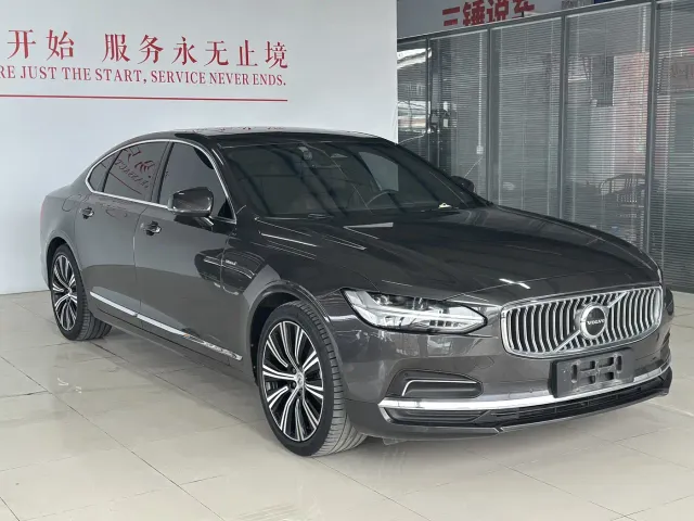 Volvo S90 — Фото автомобиля 3