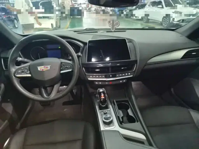 Cadillac CT5 — Фото автомобиля 9
