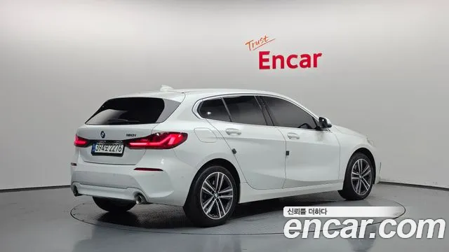 BMW 1 Series F40 — Фото автомобиля 2