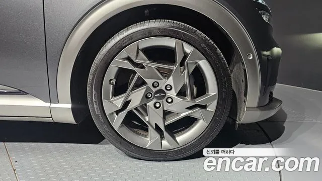 Genesis GV60 — Фото автомобиля 21