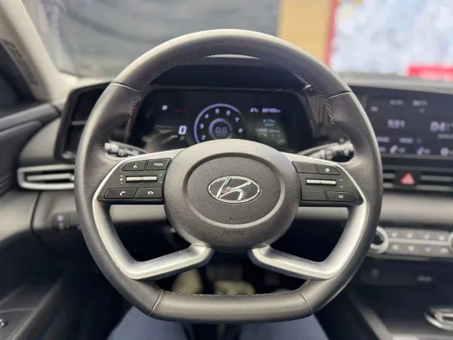 Hyundai Elantra — Фото автомобиля 12