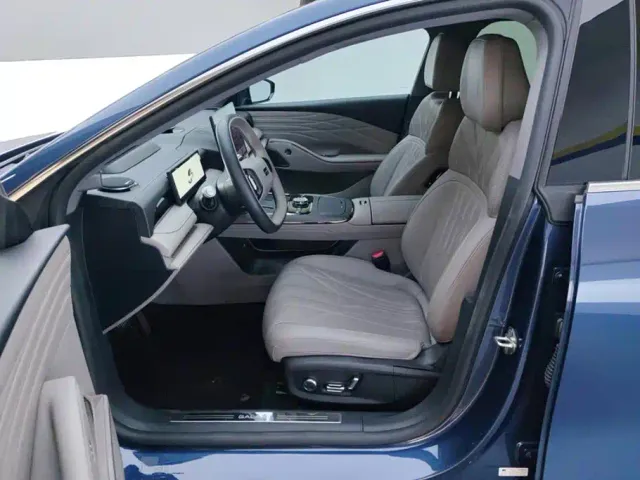 Geely Galaxy Xingyao 8 — Фото автомобиля 9