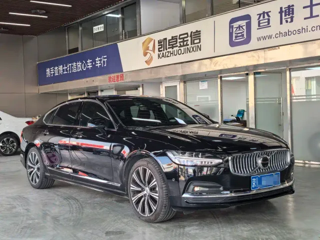 Volvo S90 — Фото автомобиля 3