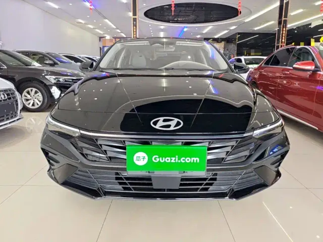 Hyundai Elantra — Фото автомобиля 2
