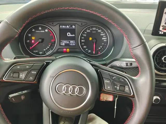 Audi Q2L — Фото автомобиля 9