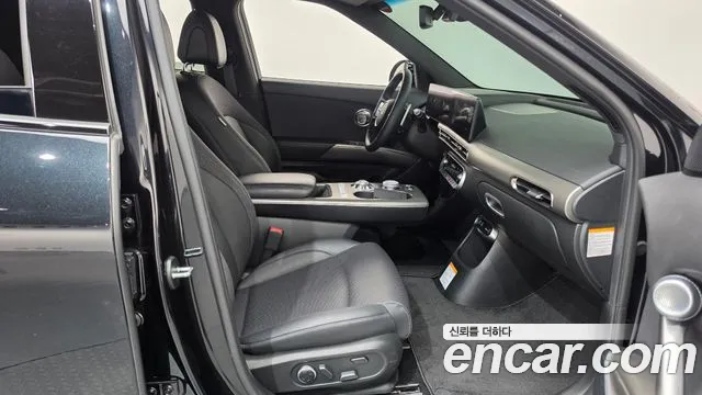 Genesis GV60 — Фото автомобиля 16