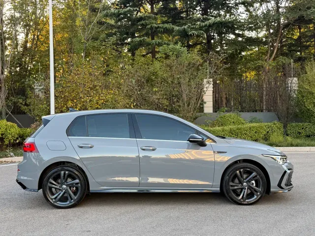 Volkswagen Golf — Фото автомобиля 5