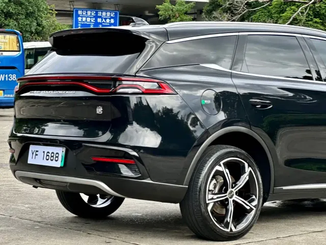 BYD Tang — Фото автомобиля 19