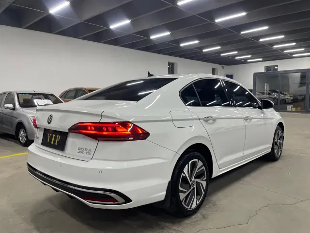 Volkswagen Bora — Фото автомобиля 4