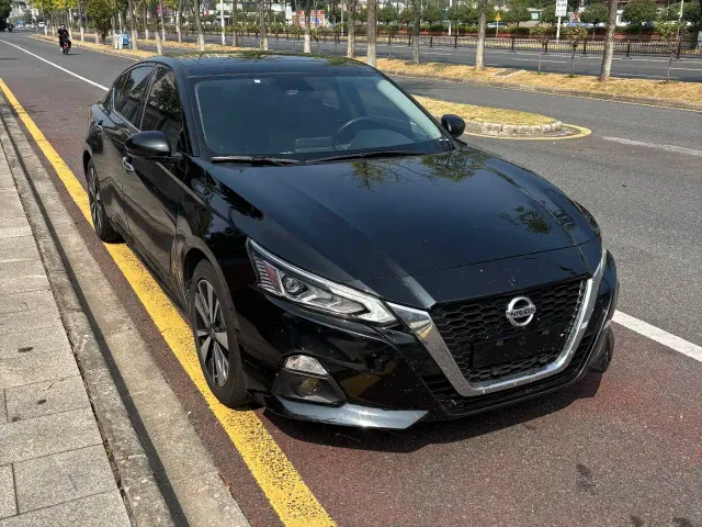 Nissan Teana — Фото автомобиля 3