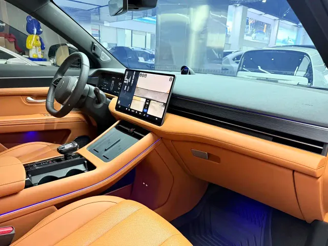 Aito M7 — Фото автомобиля 12