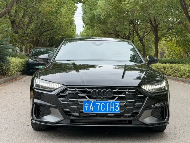 Audi A7L — Фото автомобиля 2